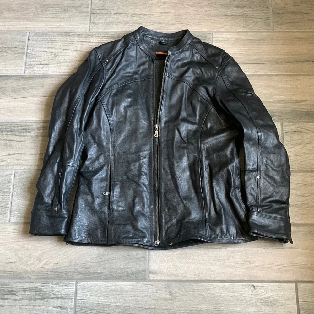 First classic leather jacket - Picture 1 of 4